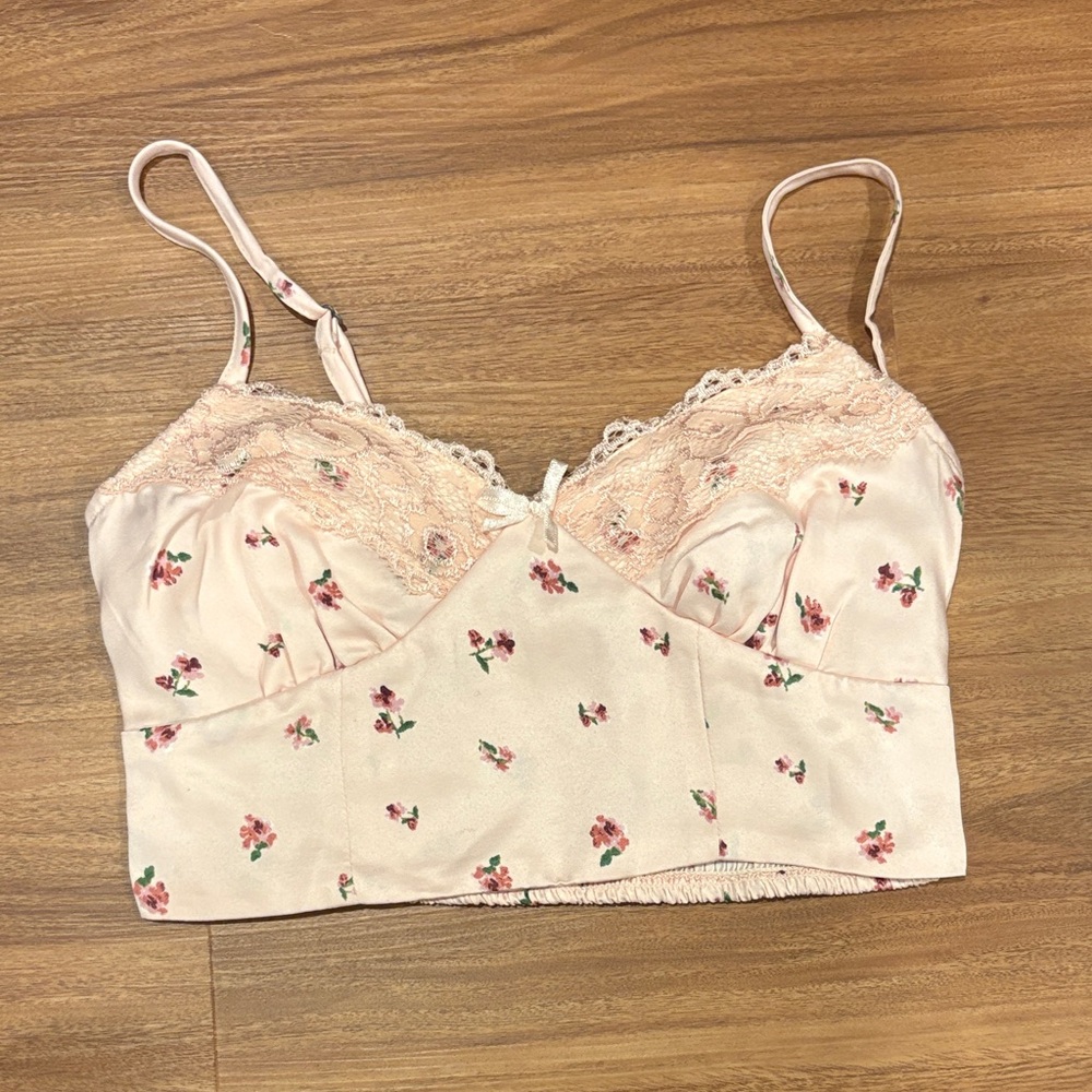 Aeropostale Floral Lace Trim Crop Top